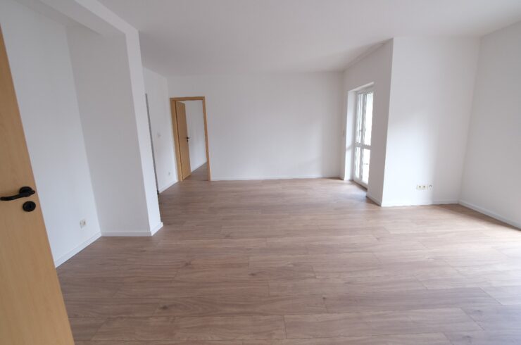 3 Zimmer, Balkon, zentrumsnah  frisch renoviert und bezugsbereit