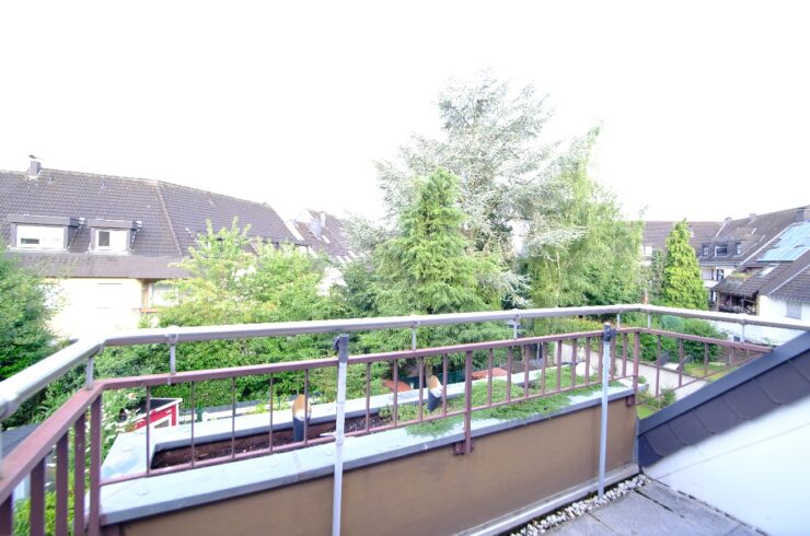 Ruhige 2 Zi. Maisonettewohnung mit Balkon und Stellplatz für Single oder Paar gut geeignet!