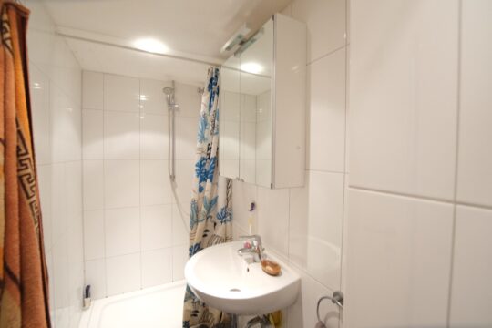 Bad mit Dusche