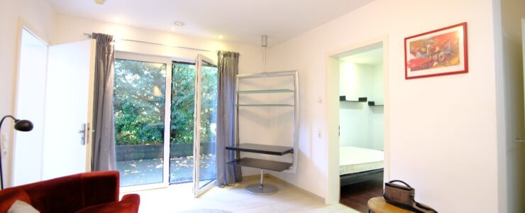 Ruhige Lage mit Blick in den Wald Ruhige Lage mit Blick in den Wald