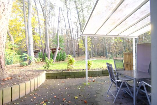 Terrasse mit Sitzmöglichkeiten