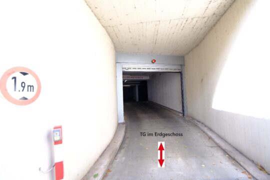 Garage im Erdgeschoß