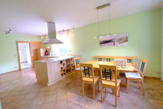 offene Küche mit Esszimmer