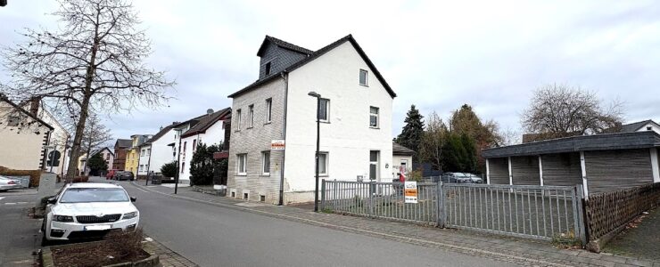 Entdecken Sie das Potential! Zweifamilienhaus mit 4 Garagen in Spich Entdecken Sie das Potential! Zweifamilienhaus mit 4 Garagen in Spich