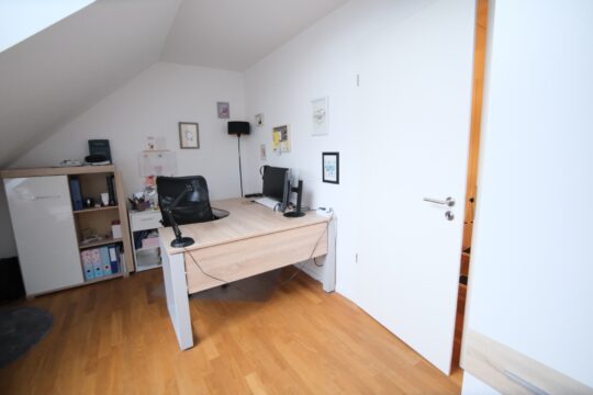 Büro oder Kinderzimmer