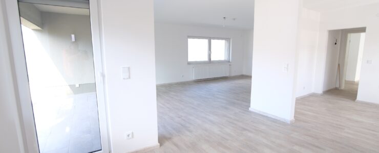 Erstbezug nach Sanierung: 4 Zimmerwohnung im EG und UG mit Garage und Stellplatz