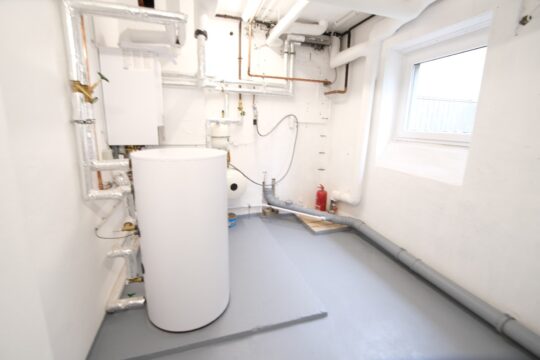 Brennwerttherme mit Warmwasser