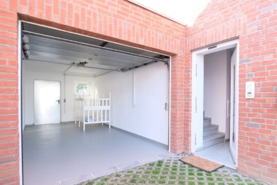 Garage mit Gartenzugang