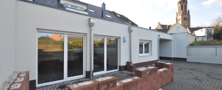 Geräumige 2 Zimmerwohnung (EG) mit Terrasse und Stellplatz