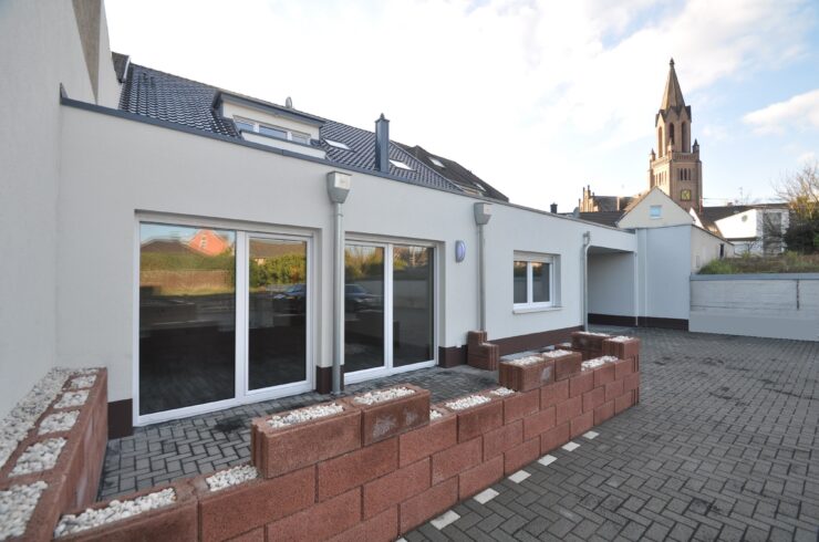 Geräumige 2 Zimmerwohnung (EG) mit Terrasse und Stellplatz