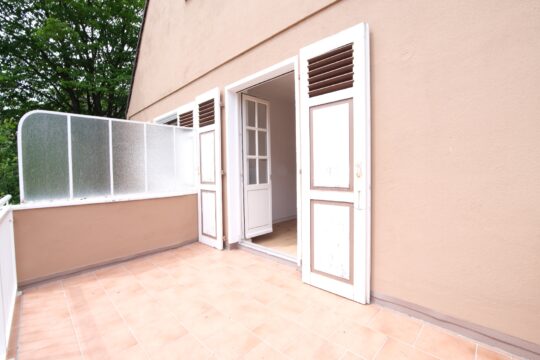 großer Balkon (OG)