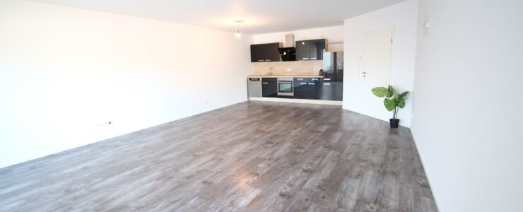 Geräumige 2 Zimmerwohnung (EG) mit Terrasse und Stellplatz