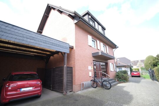 Wohnhaus mit Stellplatz