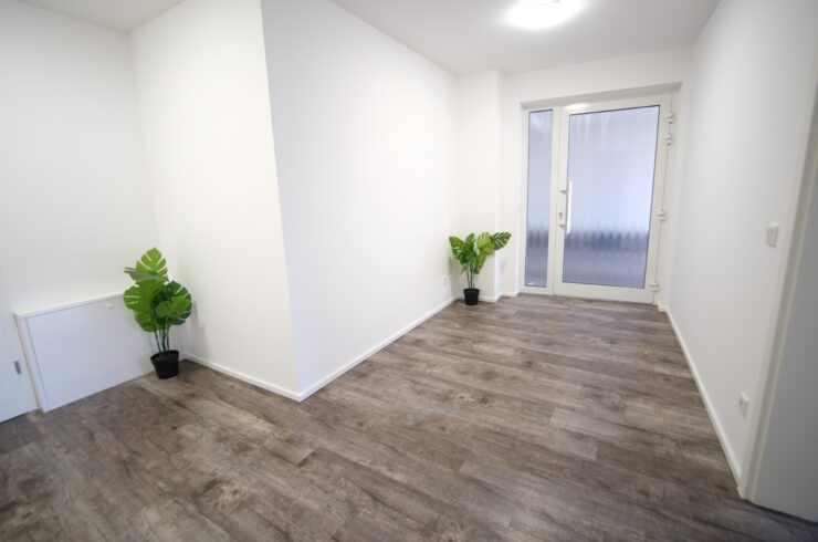 Geräumige 2 Zimmerwohnung (EG) mit Terrasse und Stellplatz