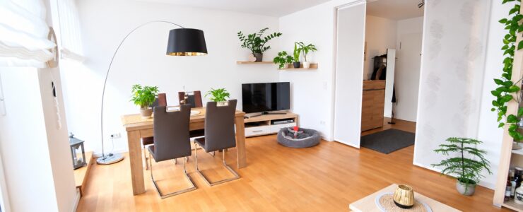 Helle 3 Zimmer Maisonette-ETW Bj. 2020 mit Balkon und PKW-Garage