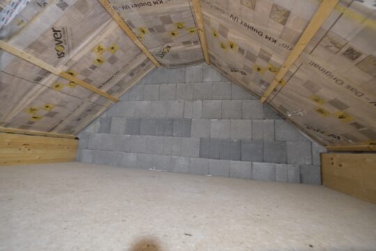 ca. 12 m² Spitzboden (Nutzfläche)