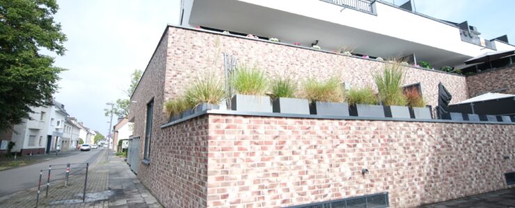 Frei ab sofort! Neuwertige 3 Zimmer ETW mit Einbauküche in-Spich!