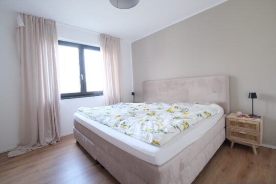 Schlafzimmer mit Bad